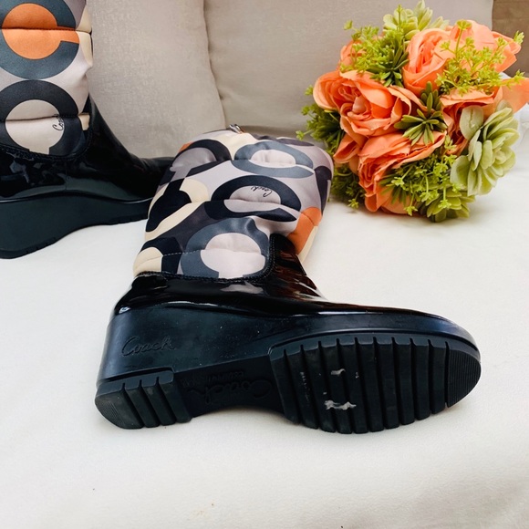 Coach Charm Signature Logo Winter Puffer B… - Picture 5 of 8